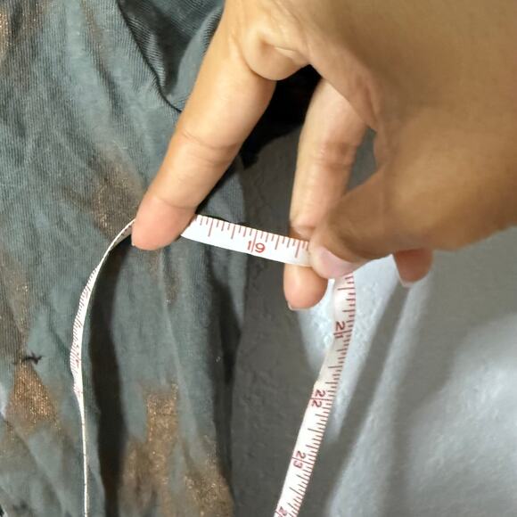 Affliction Cross Split Neck Short Sleeve Tee Shirt Size Small - Picture 5 of 5